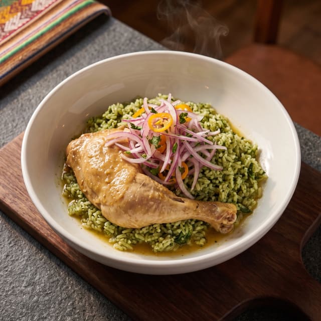 Arroz con pollo peruano, verde de cilantro