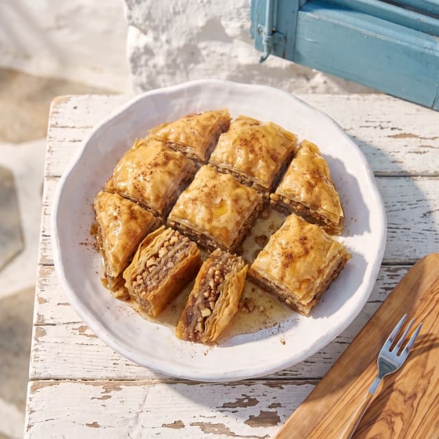 Baklava de nuez con almíbar que no la aguada