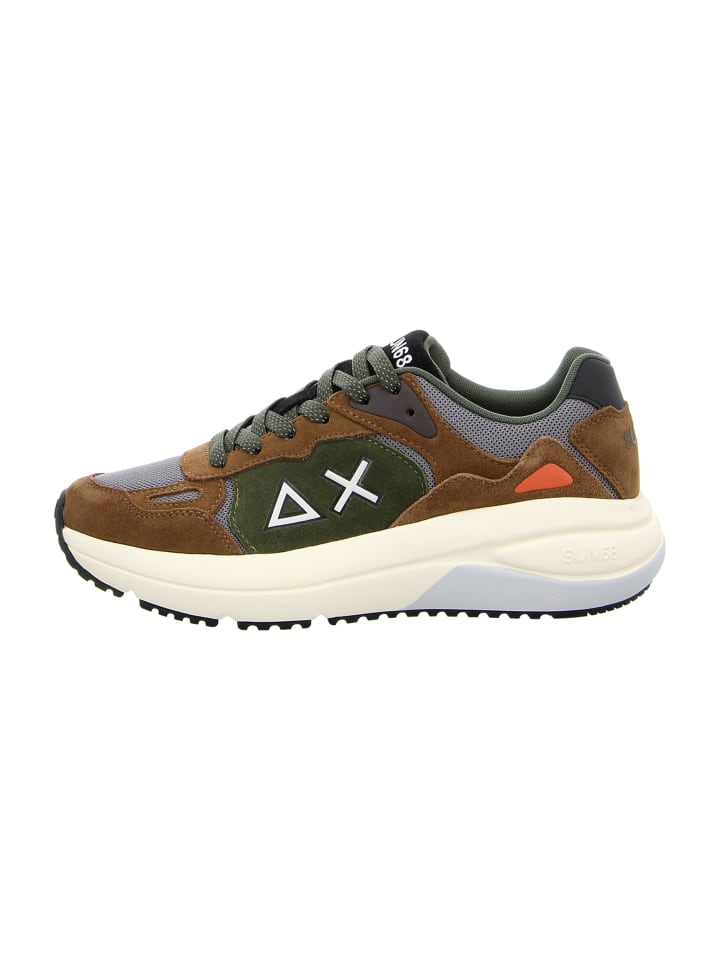 Sneaker Low in Braun