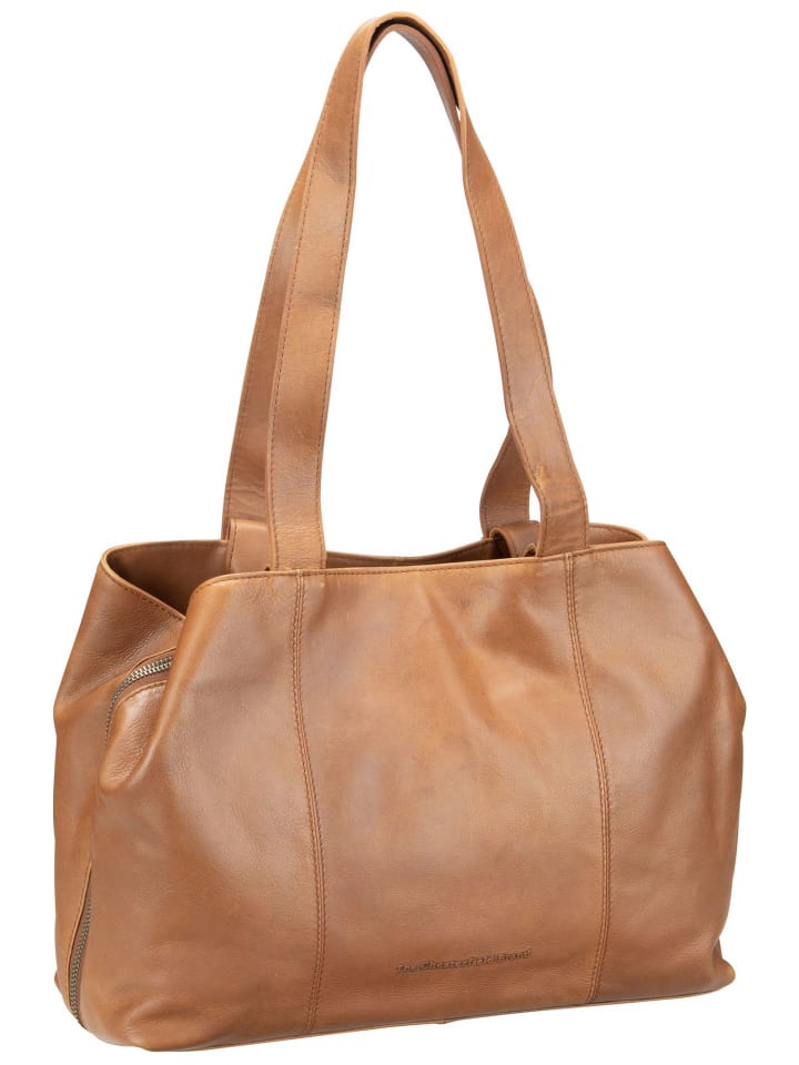 Shopper Gail in Cognac