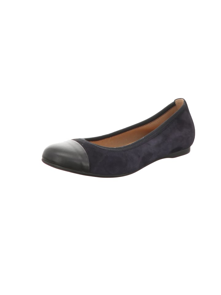 Ballerina in schwarz