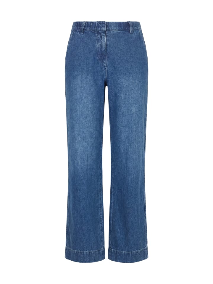 Jeans in mid blue denim