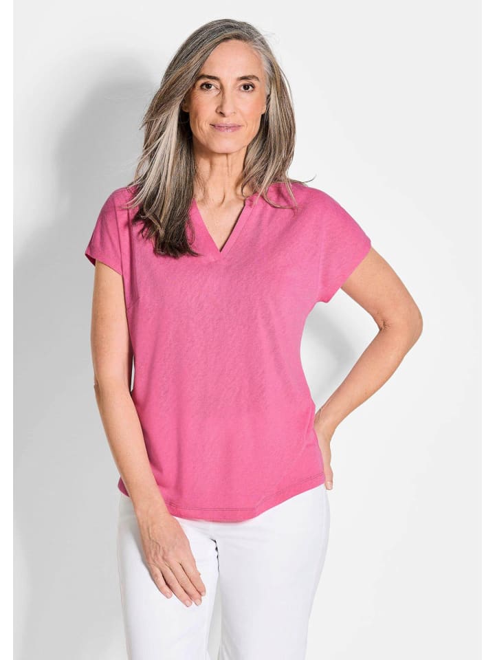 Kurzgröße: Luftiges Basicshirt mit V-Ausschnitt in pink