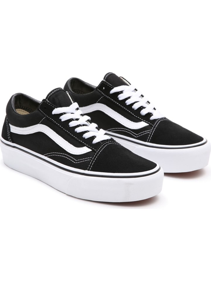 Sneaker in Schwarz
