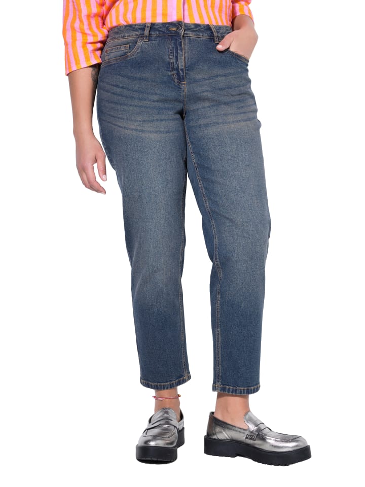 Jeans in dark blue denim