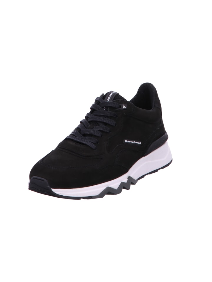 Schnürschuh in schwarz
