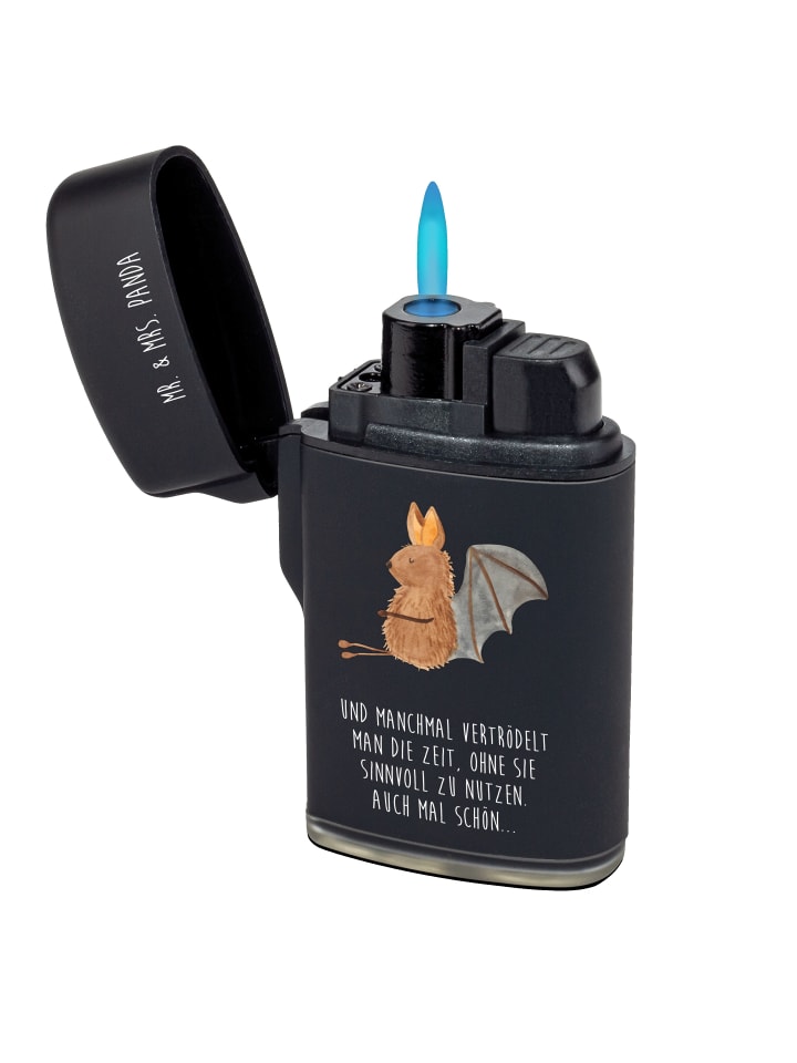 Gasfeuerzeug Fledermaus Sitzen mit Spruch in Schwarz