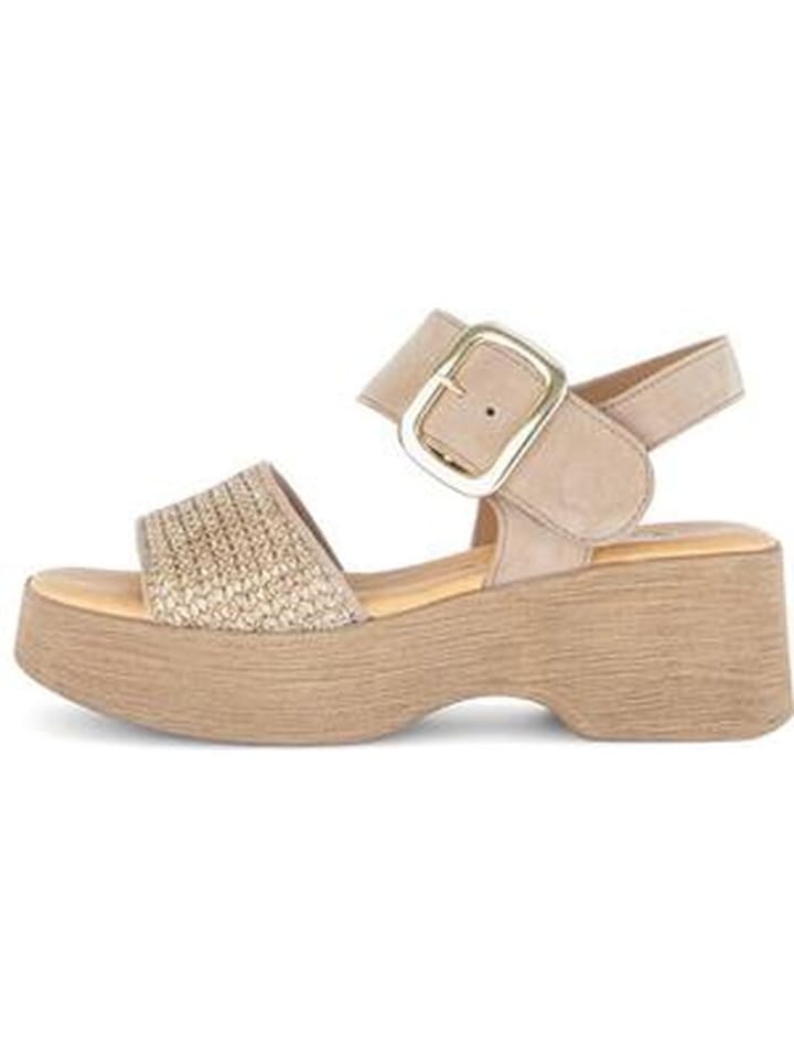 Schuhe in braun