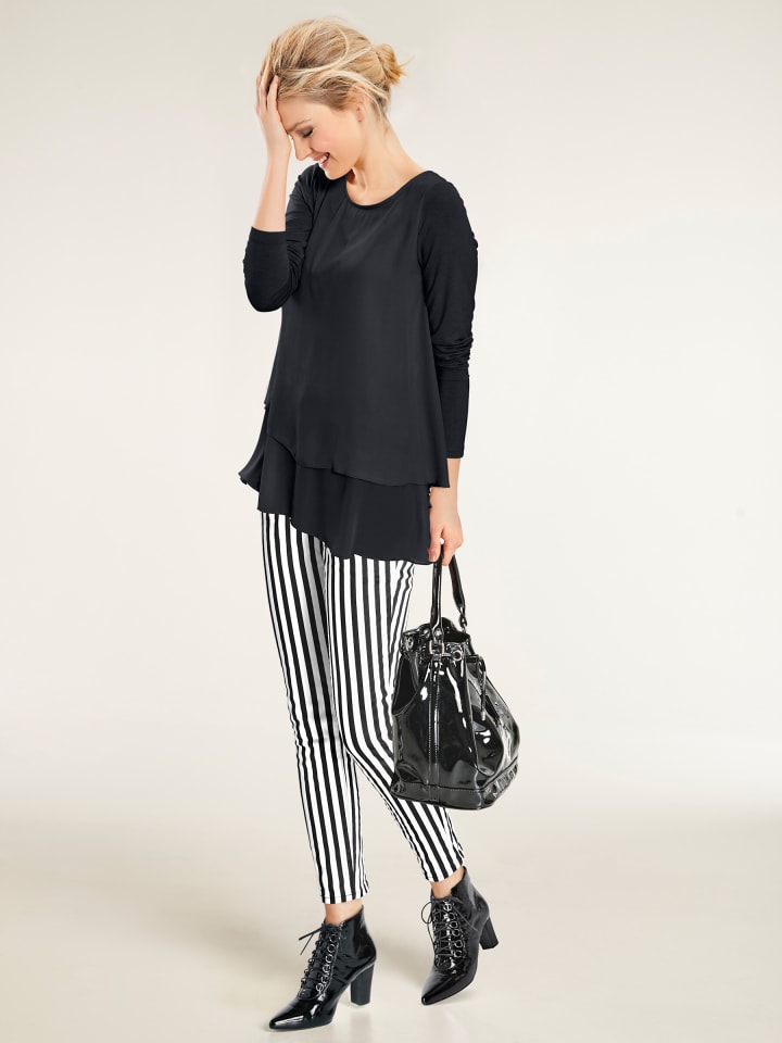 Rundhals-Shirt in schwarz