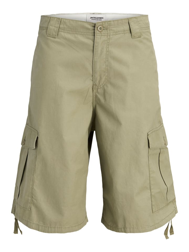Cargo Shorts in Aloe