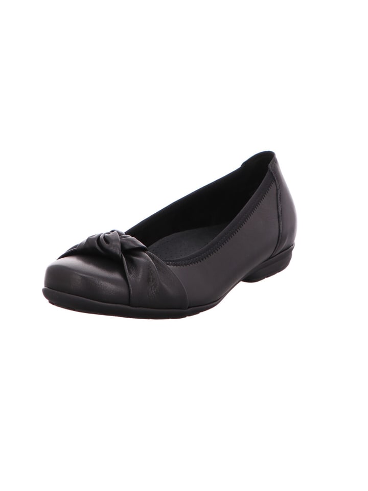 Ballerina in schwarz
