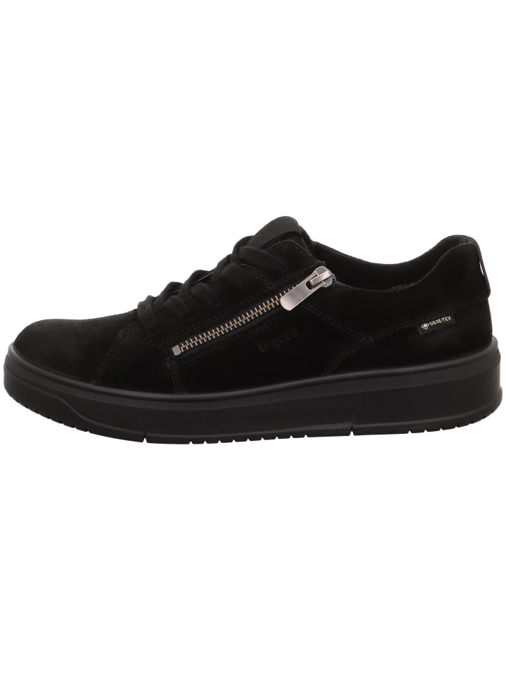 Schnürschuh in schwarz