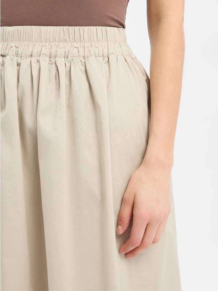 Rock in beige