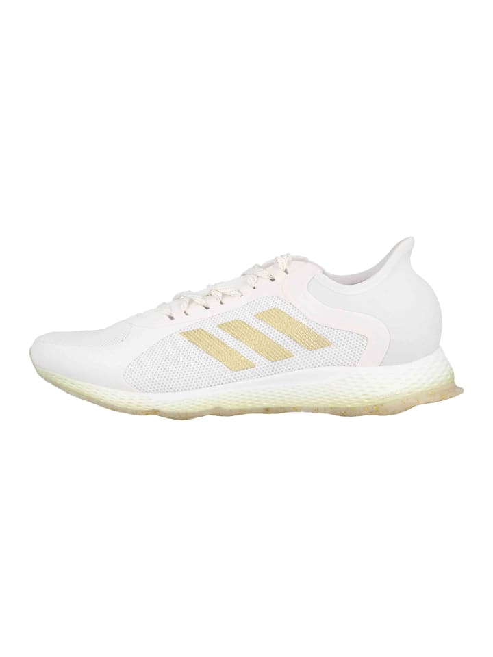 Sportschuhe in Weiß