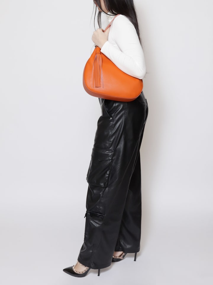 Schultertasche in ORANGE