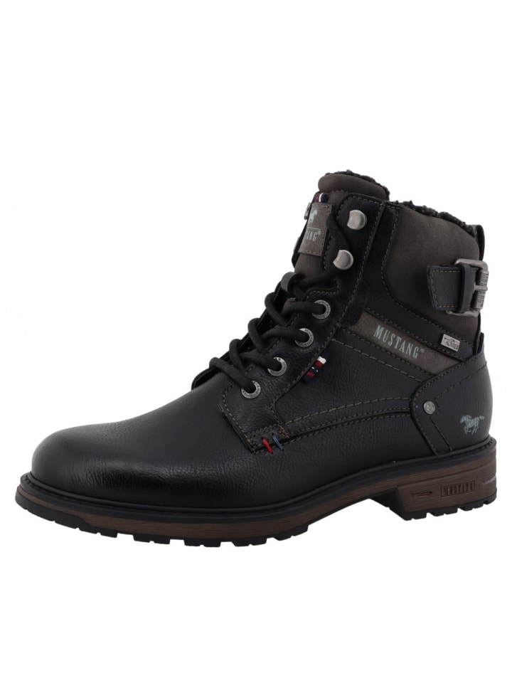 Schnürstiefel in Schwarz