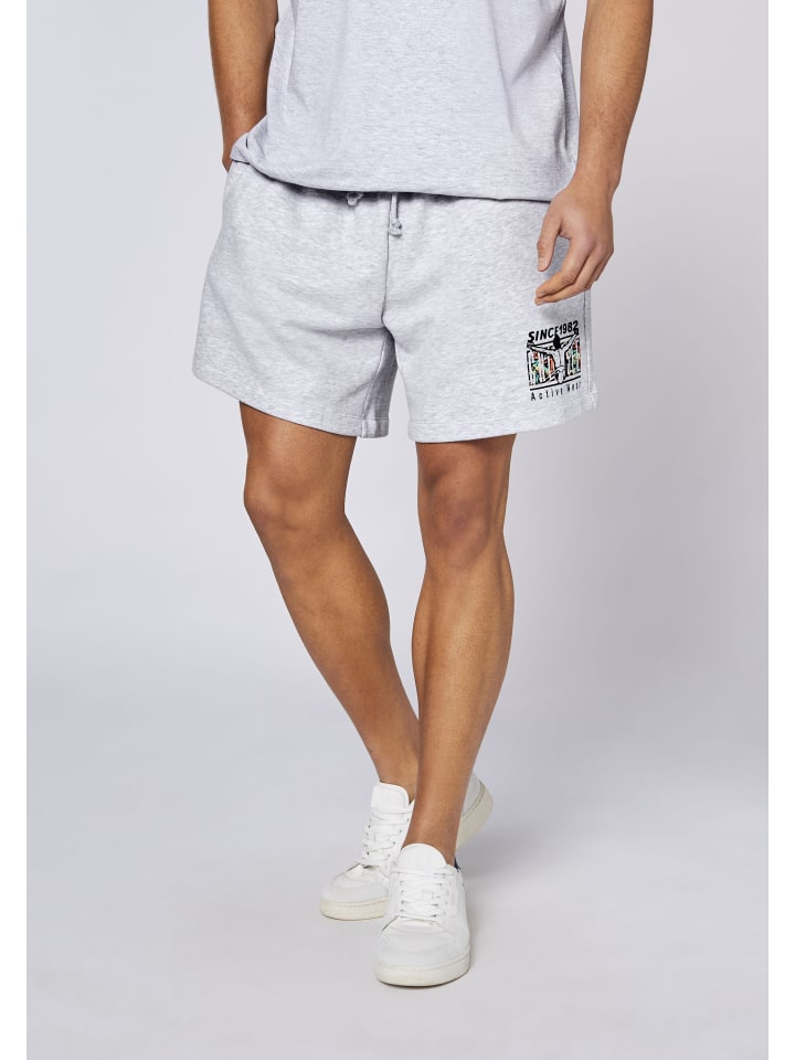 Shorts in Grau
