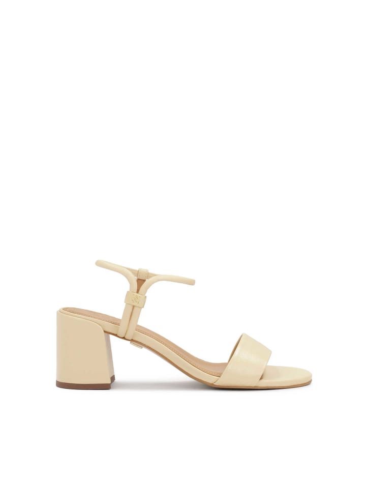 Sandaletten in Creme
