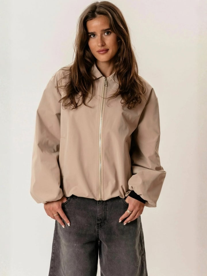 Jacken Ines in Beige