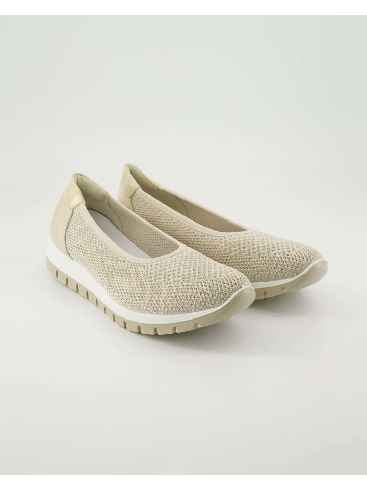 Ballerinas in Beige