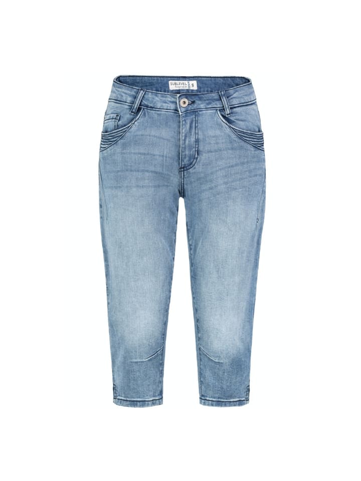 Capri in Light Blue Denim