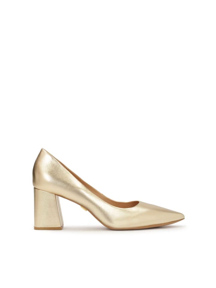 Pumps in Gold