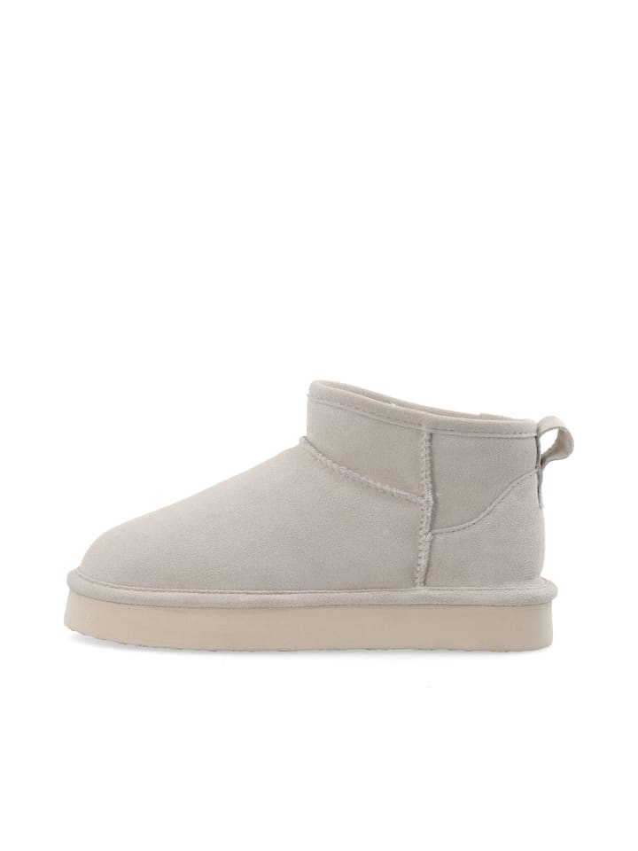 Plateaustiefel in Sand