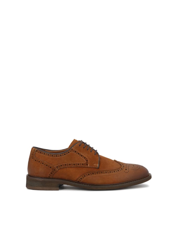 Schnürschuhe in Braun