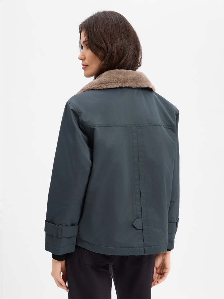 Übergangsjacke in tanne