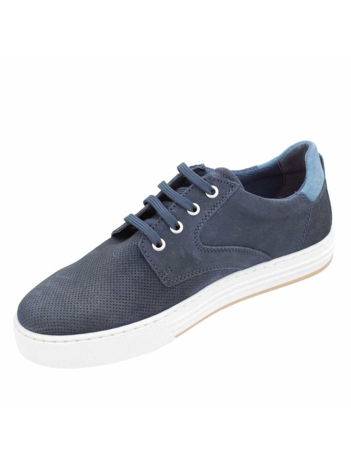 Sneaker in blau