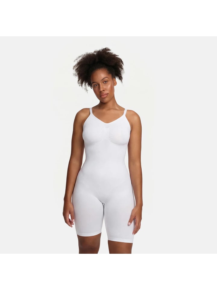 Figurformender Body mit Shorts in Weiß