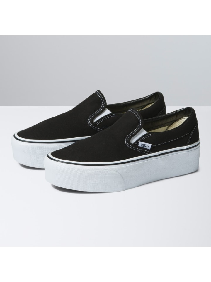 Sneaker in Schwarz