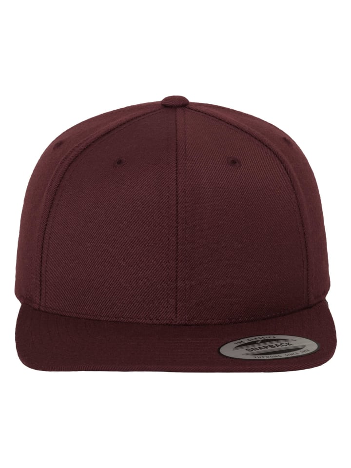 Snapback in maroon