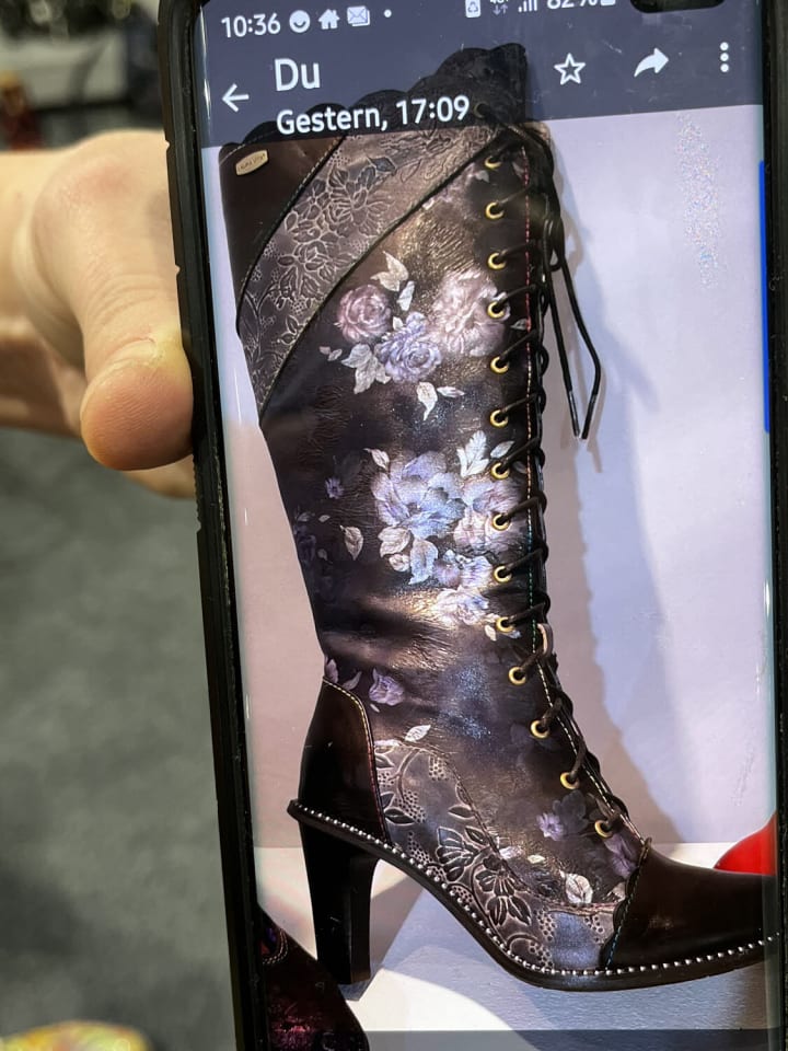 Stiefelette in schwarz