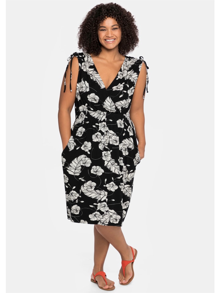 Strandkleid in schwarz-weiß