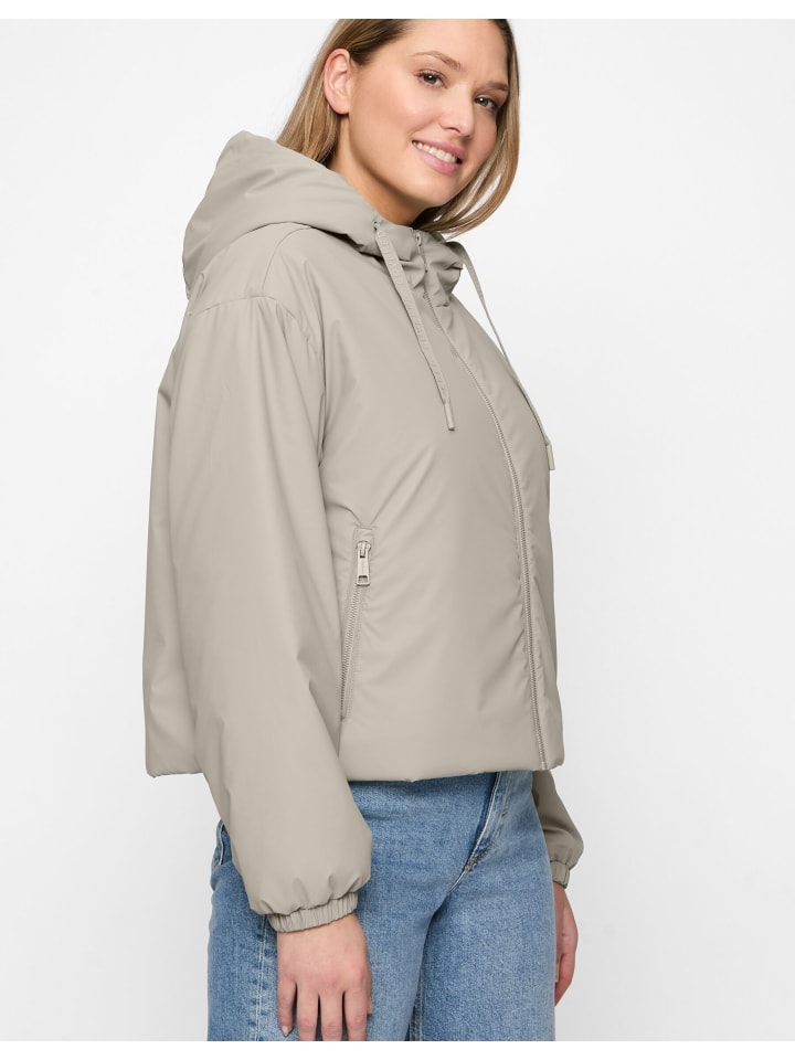 Jacke PAM in rainy day