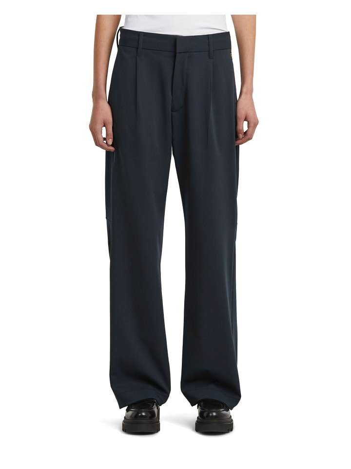 Bowey Pleated Chino salute