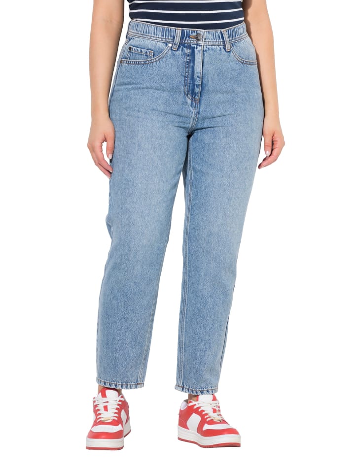 Jeans in mid blue denim