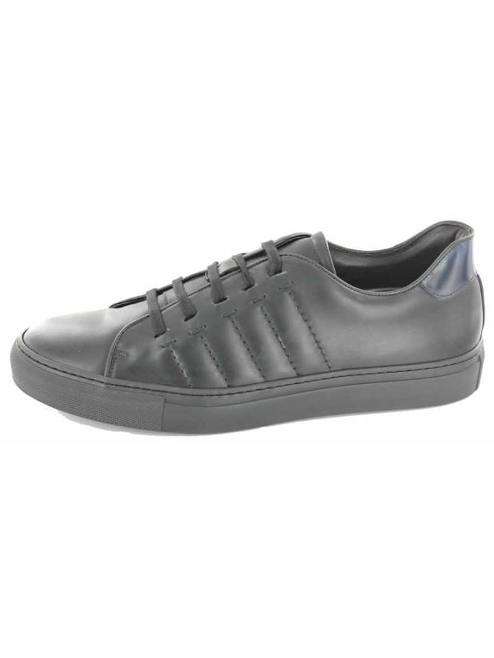 Schnürschuhe in schwarz