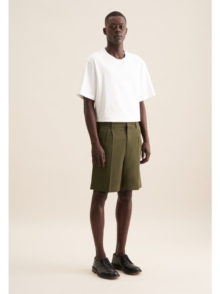 Shorts in Grün