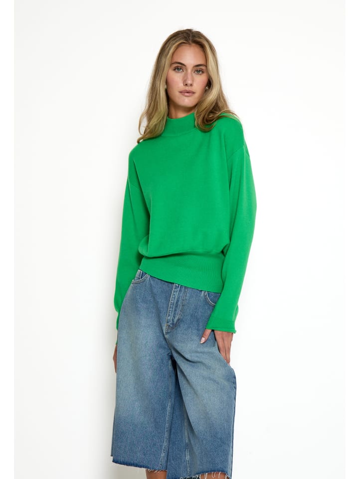 Pullover in Apple Green