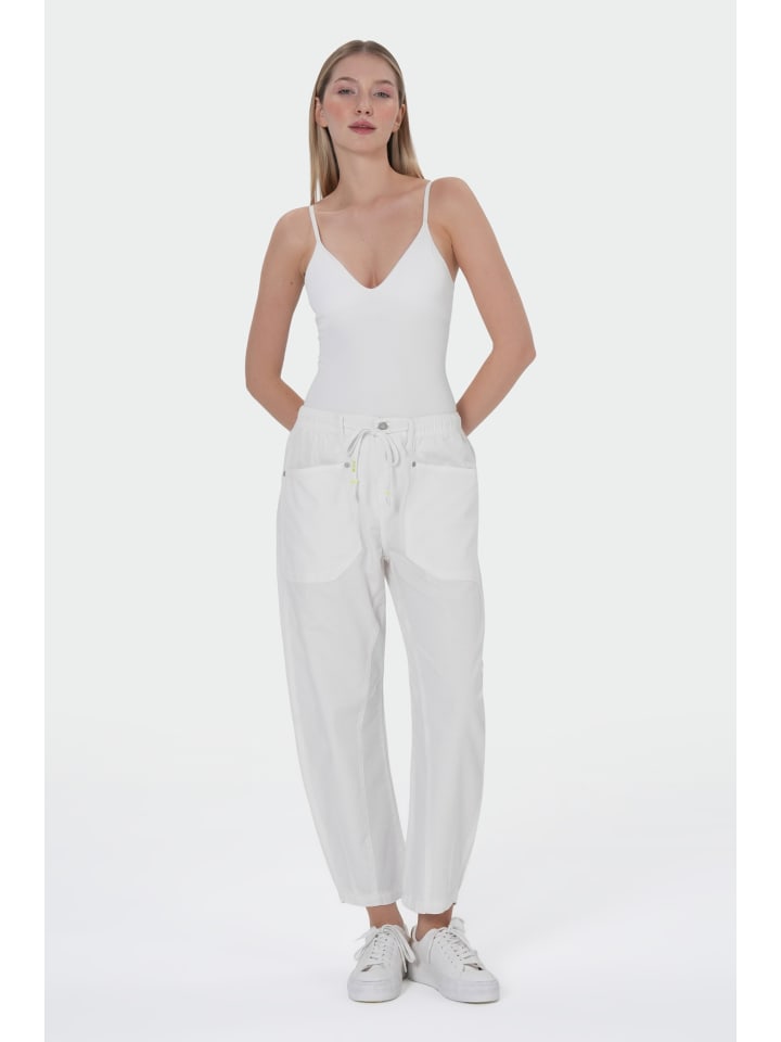 Chloe Barrel White