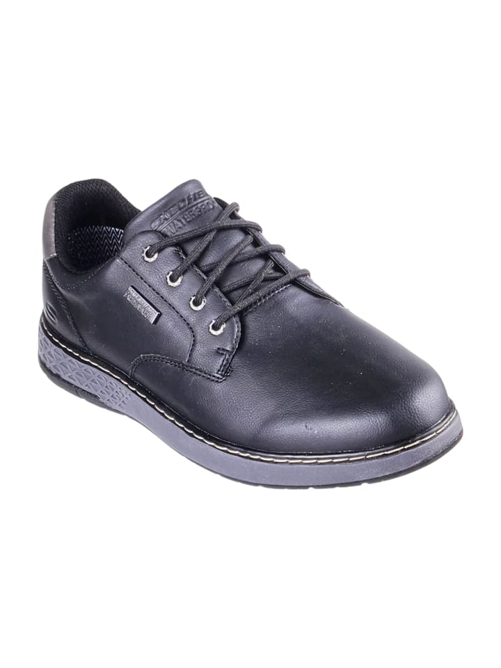 Klassische Schnürschuhe in Schwarz