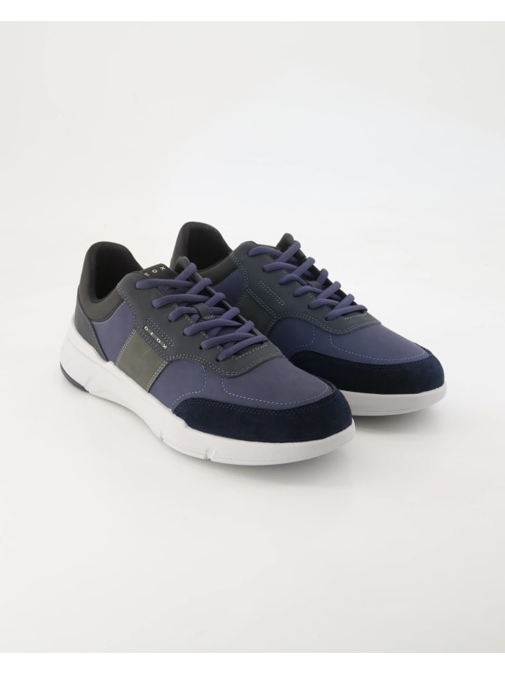 Sneaker low in Blau