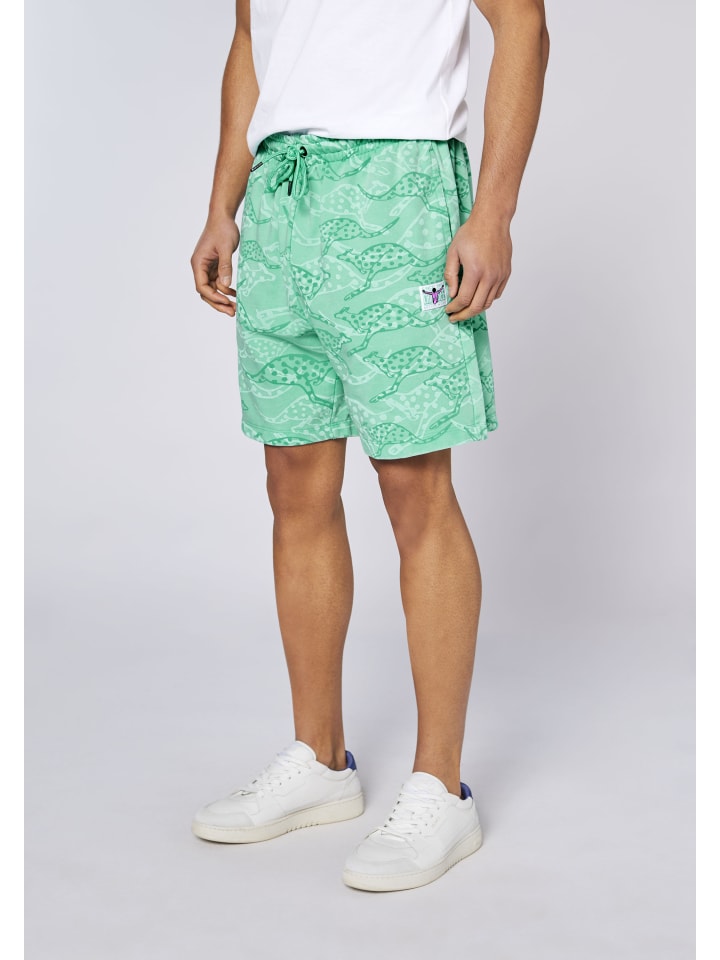 Shorts in Grün