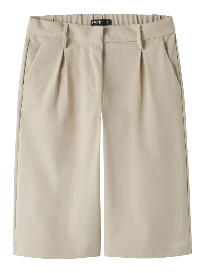 Shorts in White Pepper