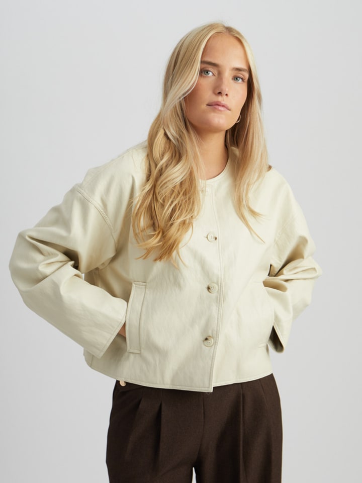 Jacket in Whitecap Creme