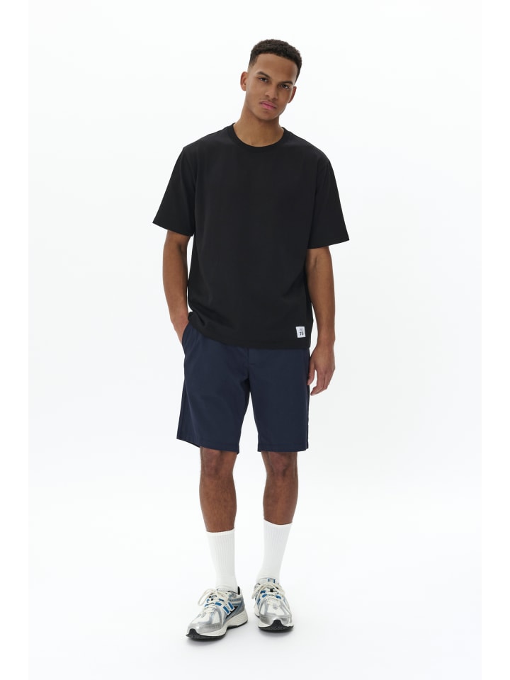 Shorts MAthomas Gerade Passform in Dark Navy