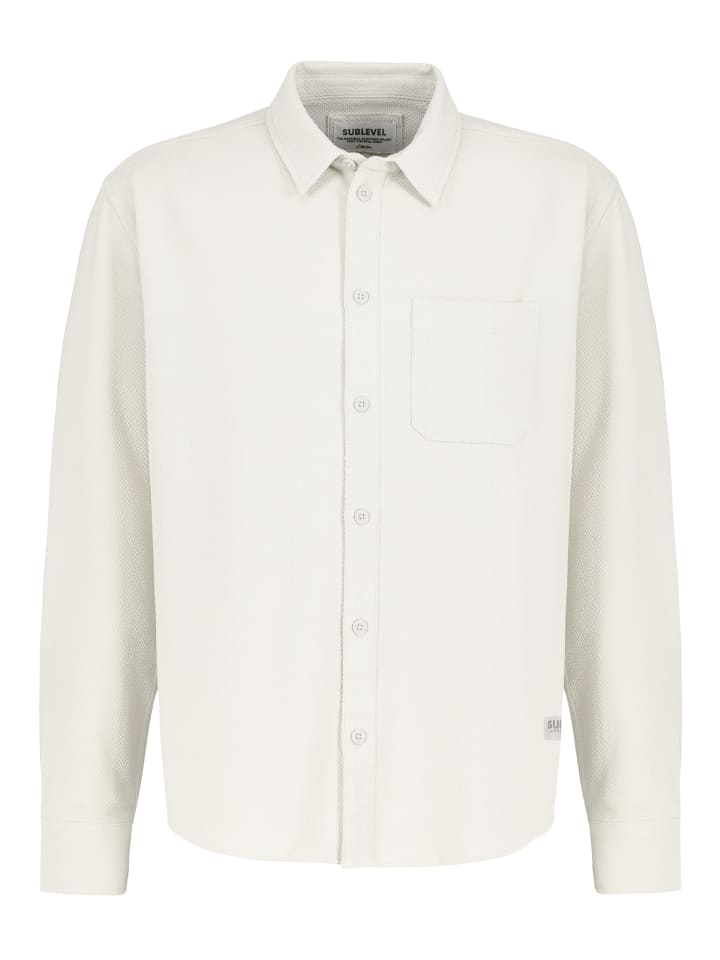 Langärmeliges Shirt mit Knöpfen und Brusttasche in Weiß-3