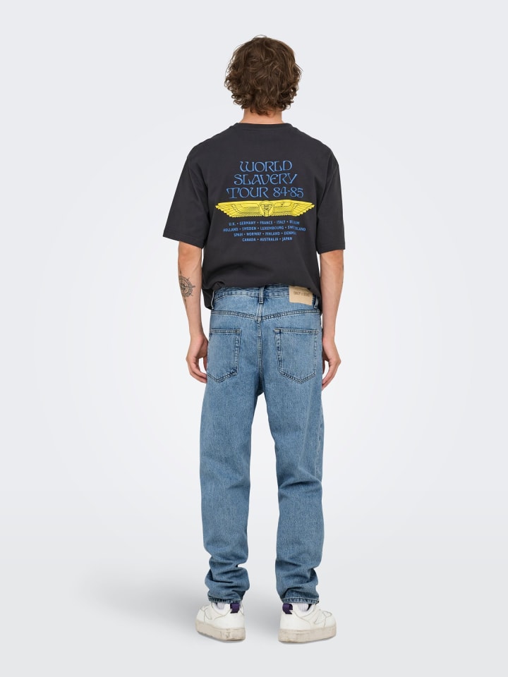 Locker geschnitten in Light Blue Denim 1